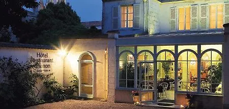 Trianon Et De La Plage 2*