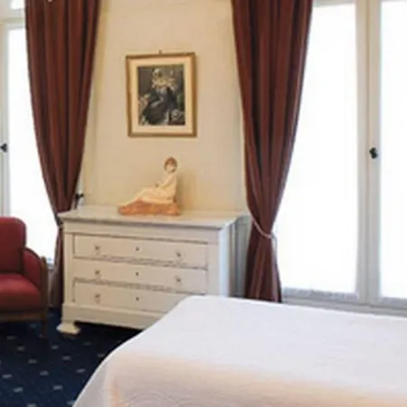 Trianon Et De La Plage Hotel